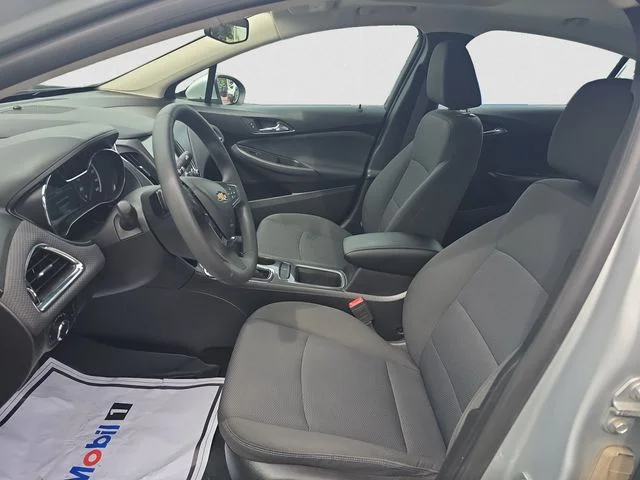 Used 2017 Silver Ice Chevrolet LT image 9