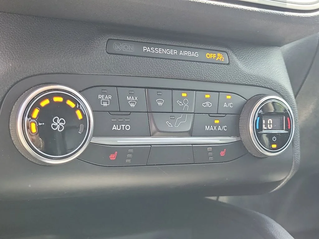 Used 2020 Magnetic Metallic Ford SE Sport image 27