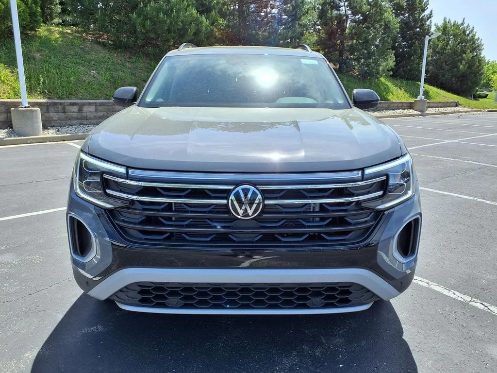 New 2026 Pure Gray Volkswagen Peak Edition image 6