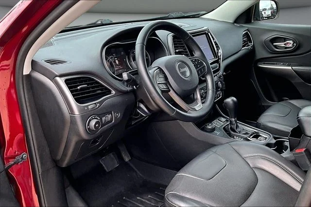 Used 2019 Velvet Red Pearlcoat Jeep Limited image 17