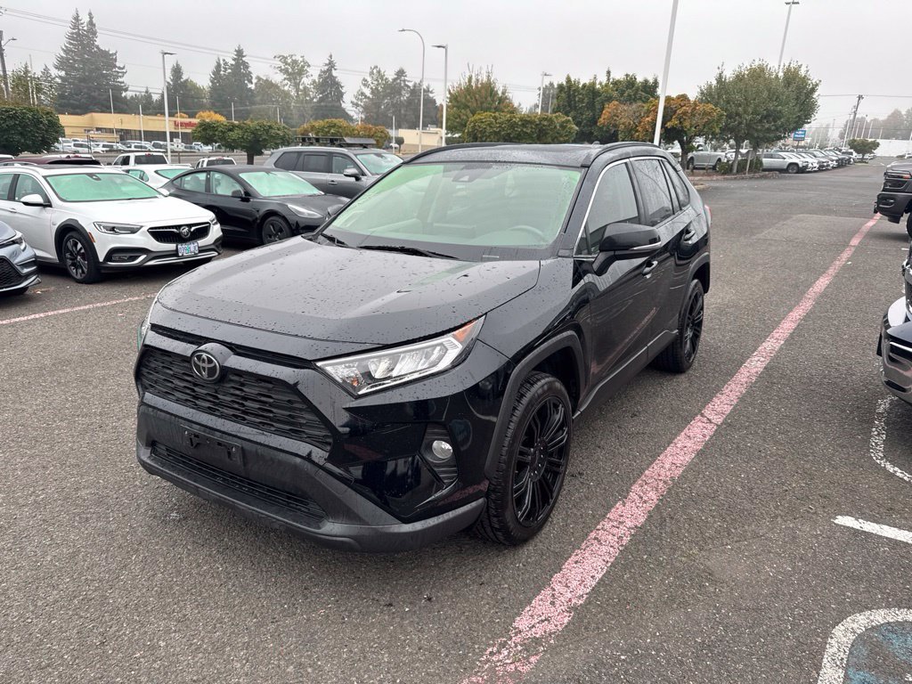 Used 2019 Midnight Black Metallic Toyota XLE Premium image 2