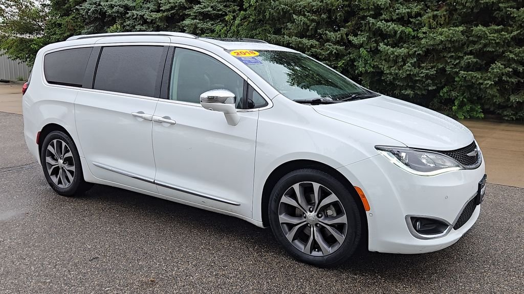 Used 2018 White Chrysler Limited image 2