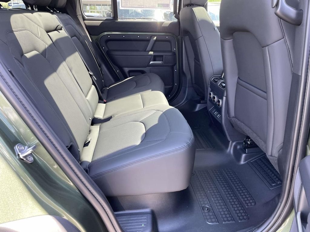 New 2026 Woolstone Green Land Rover S image 19