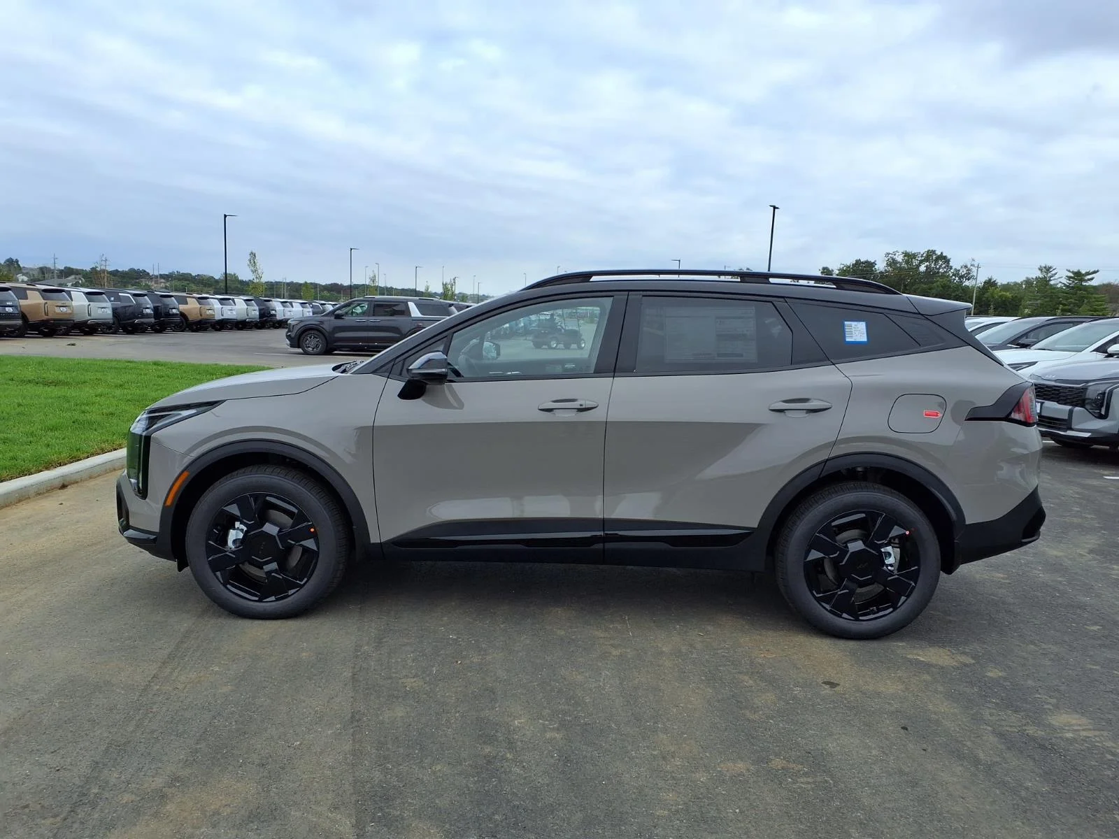 New 2027 Road Rider Brown / Black Roof Kia X-Line image 16