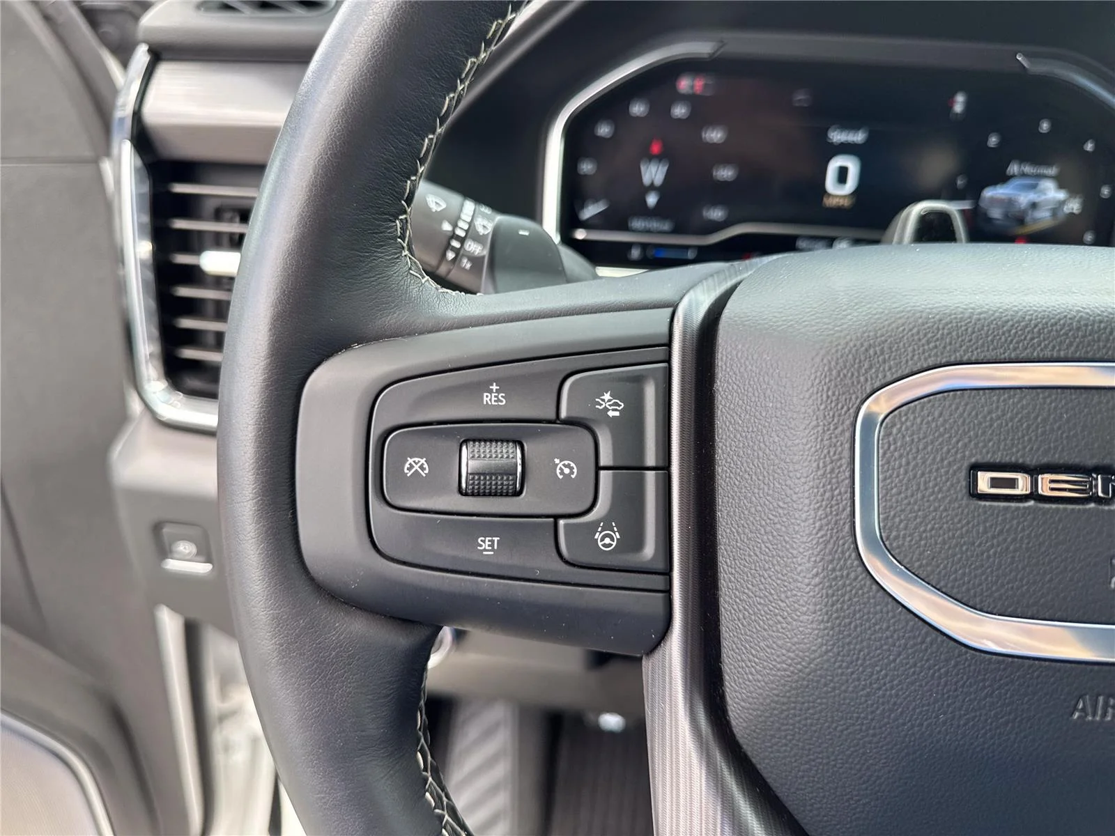 Used 2024 White Frost Tricoat GMC Denali Ultimate image 25