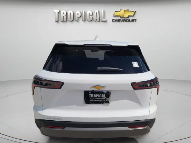 New 2027 Summit White Chevrolet LT image 4