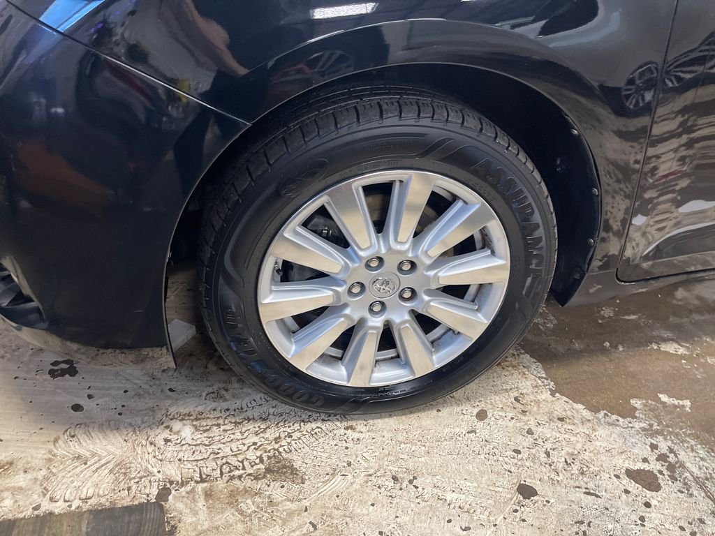 Certified Used 2017 Black Toyota XLE Premium image 10