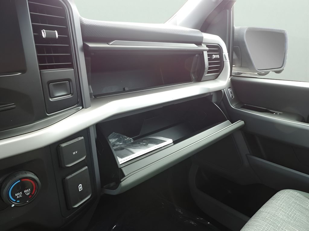 Used 2023 Oxford White Ford XLT image 28