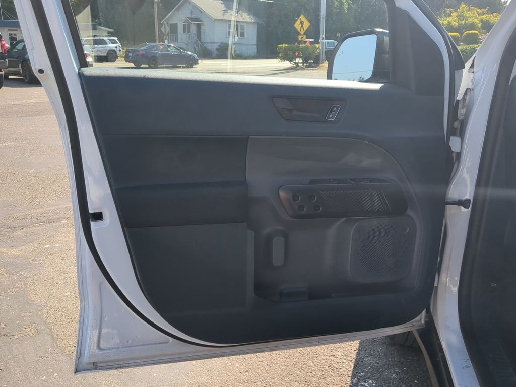 Used 2025 Oxford White Ford XL image 13