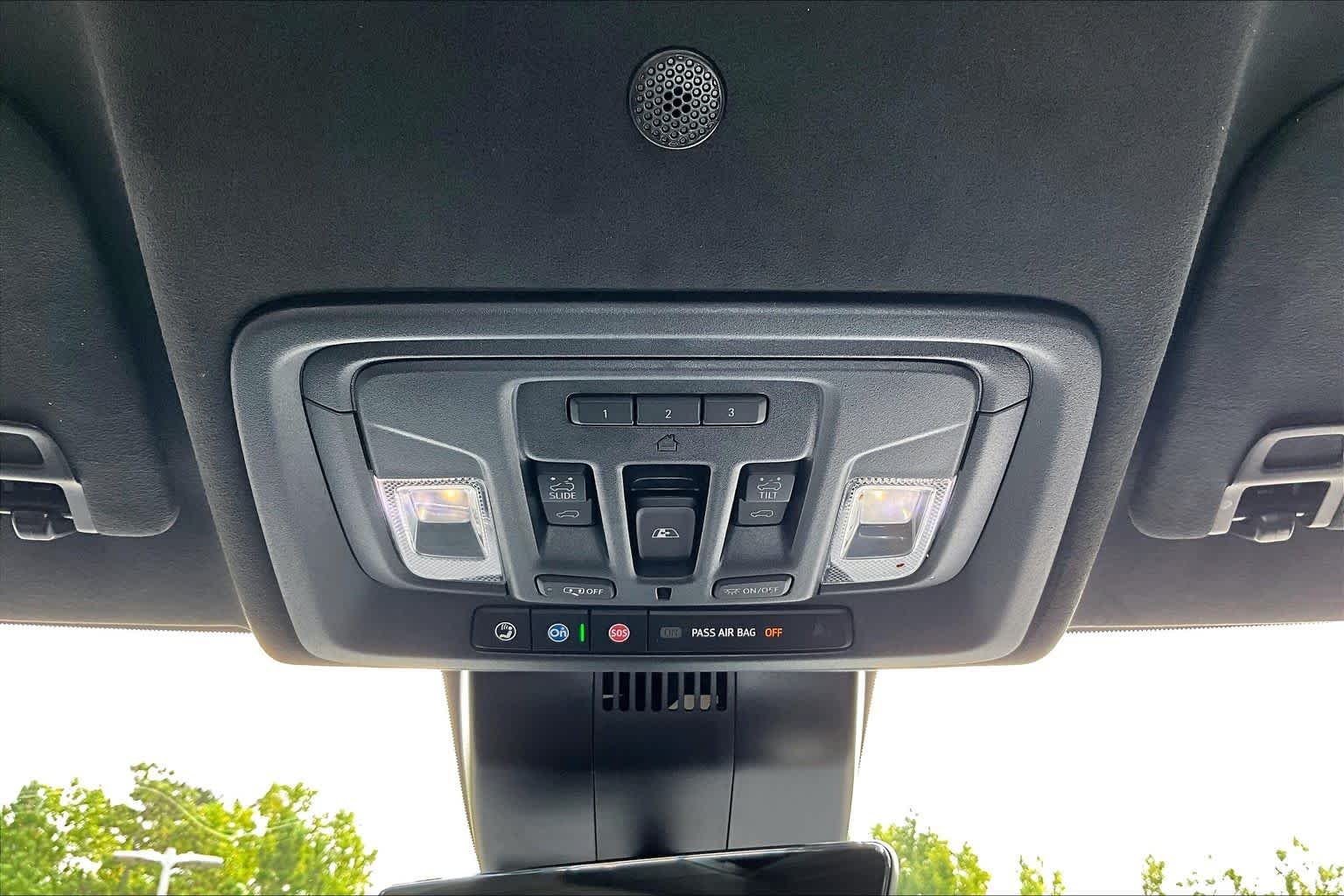 Used 2025 Summit White GMC AT4X image 36