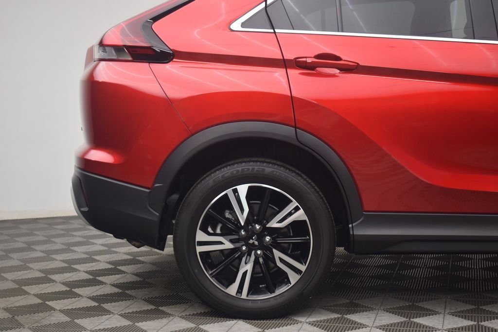 Used 2025 Red Mitsubishi SE image 28