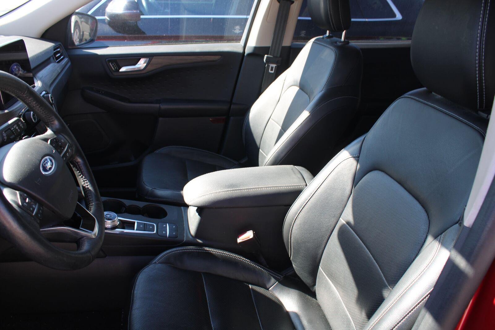Used 2020 Rapid Red Metallic Tinted Clearcoat Ford Titanium image 8