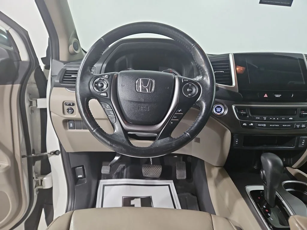 Used 2017 White Honda EX-L image 13