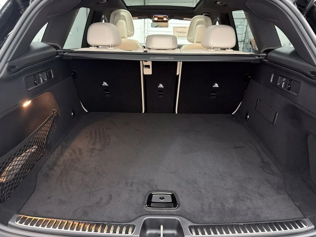 New 2027 Black Mercedes-Benz GLC 300 image 25