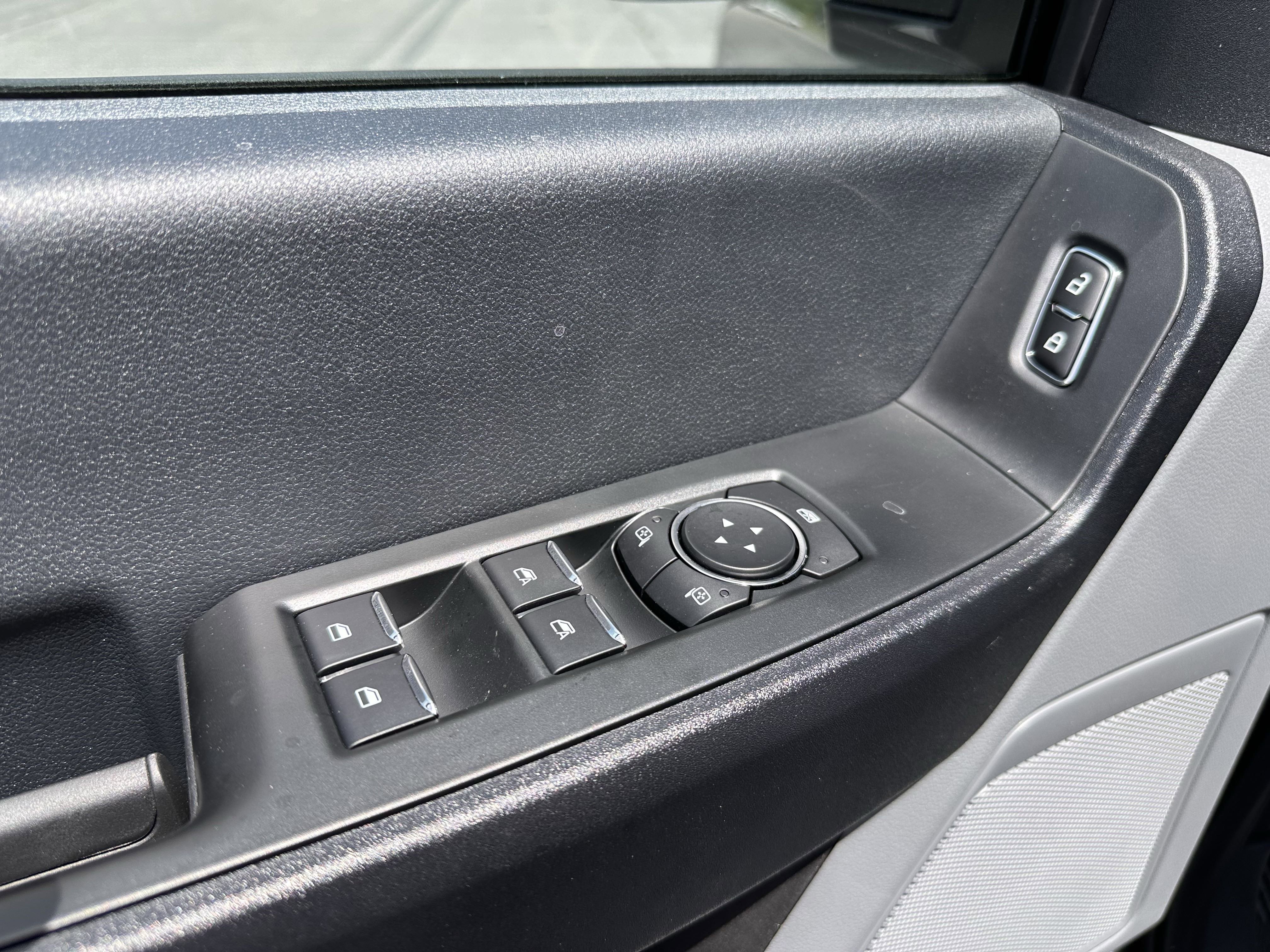 2025 Ford F-350 Super Duty Chassis Cab XL - Photo 15