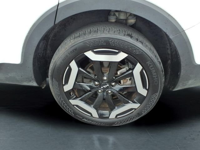 Used 2025 White Kia S image 12