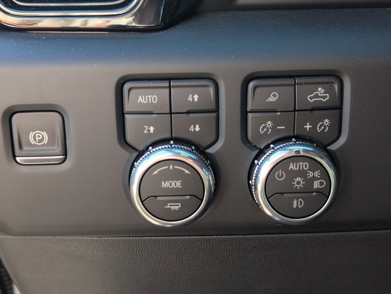 2026 GMC Sierra 1500 AT4X - Photo 18