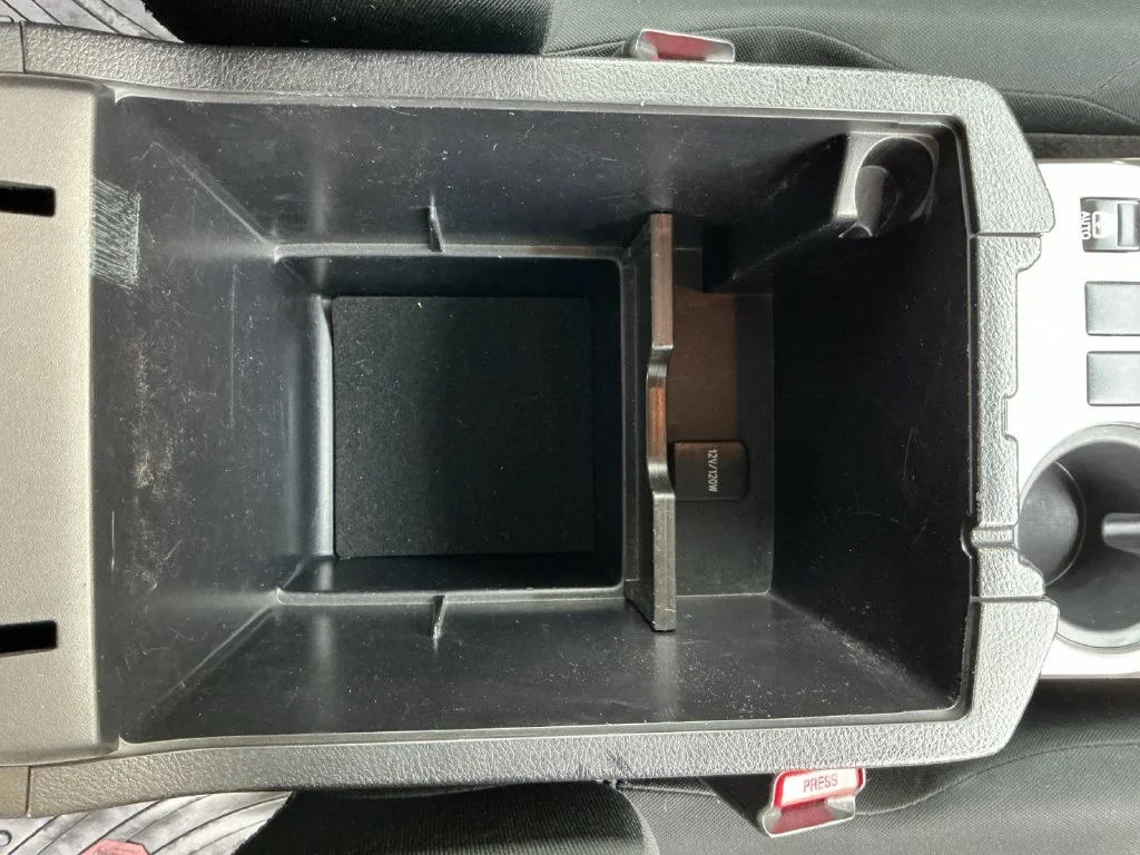 Used 2016 Blue Toyota SR5 image 34