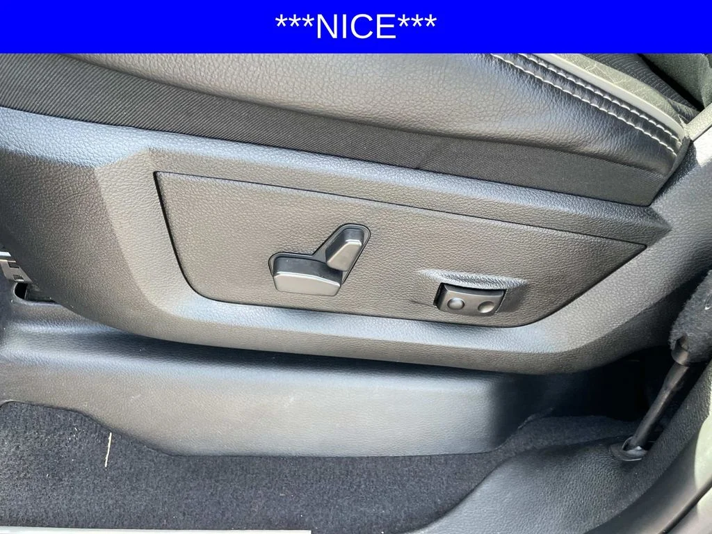Used 2021 Black Ram Laramie image 19