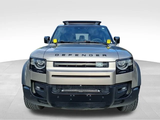 Used 2023 Gray Land Rover V8 image 16
