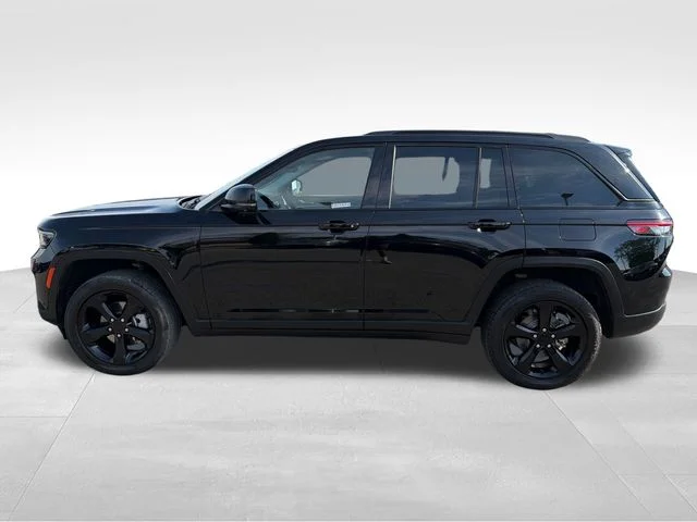 Used 2023 Black Jeep Limited image 4