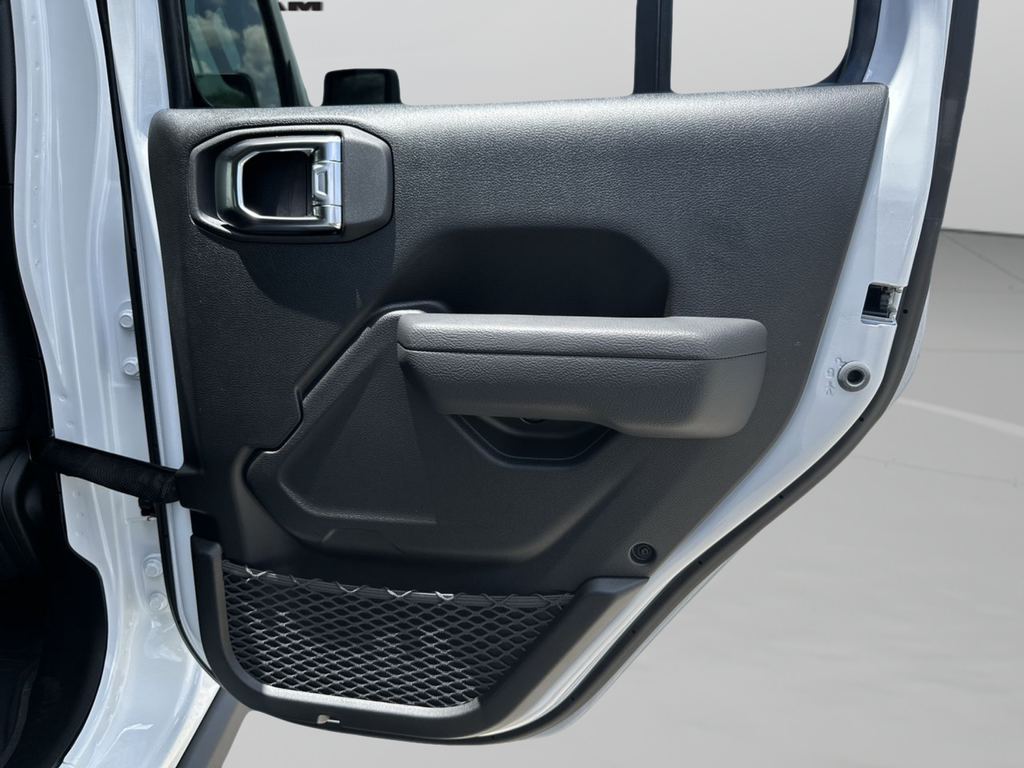 New 2026 Bright White Clearcoat Jeep Rubicon image 35
