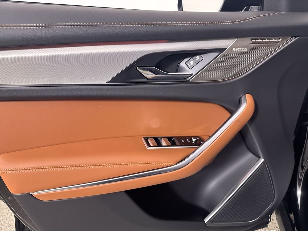 2026 Jaguar F-Pace R-Dynamic S - Photo 13