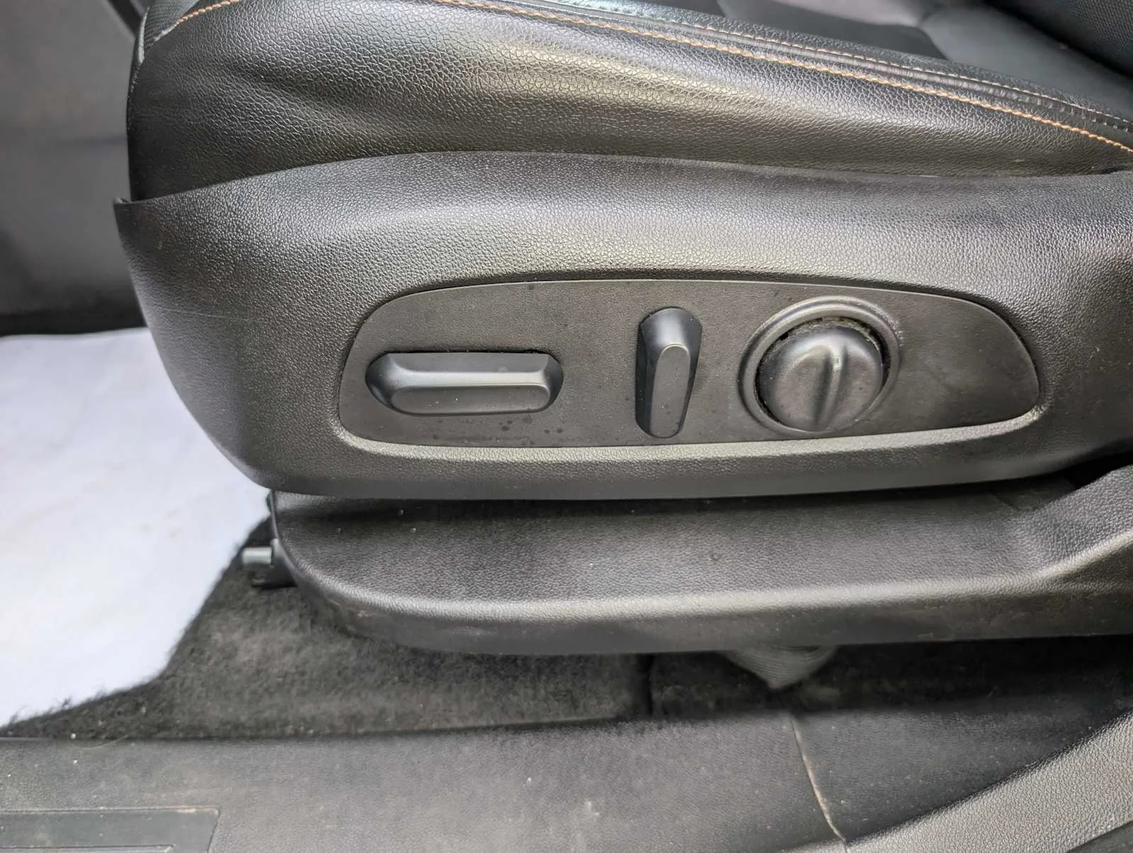 Used 2019 Smokey Quartz Metallic GMC SLT image 38