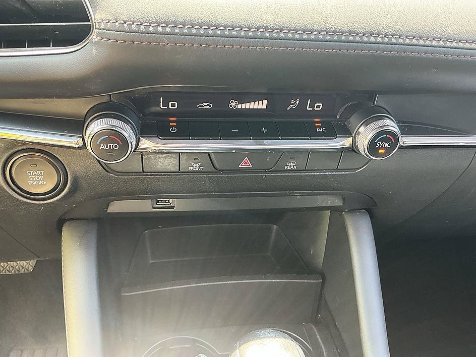 Used 2019 Deep Crystal Blue Mica Mazda Base image 18