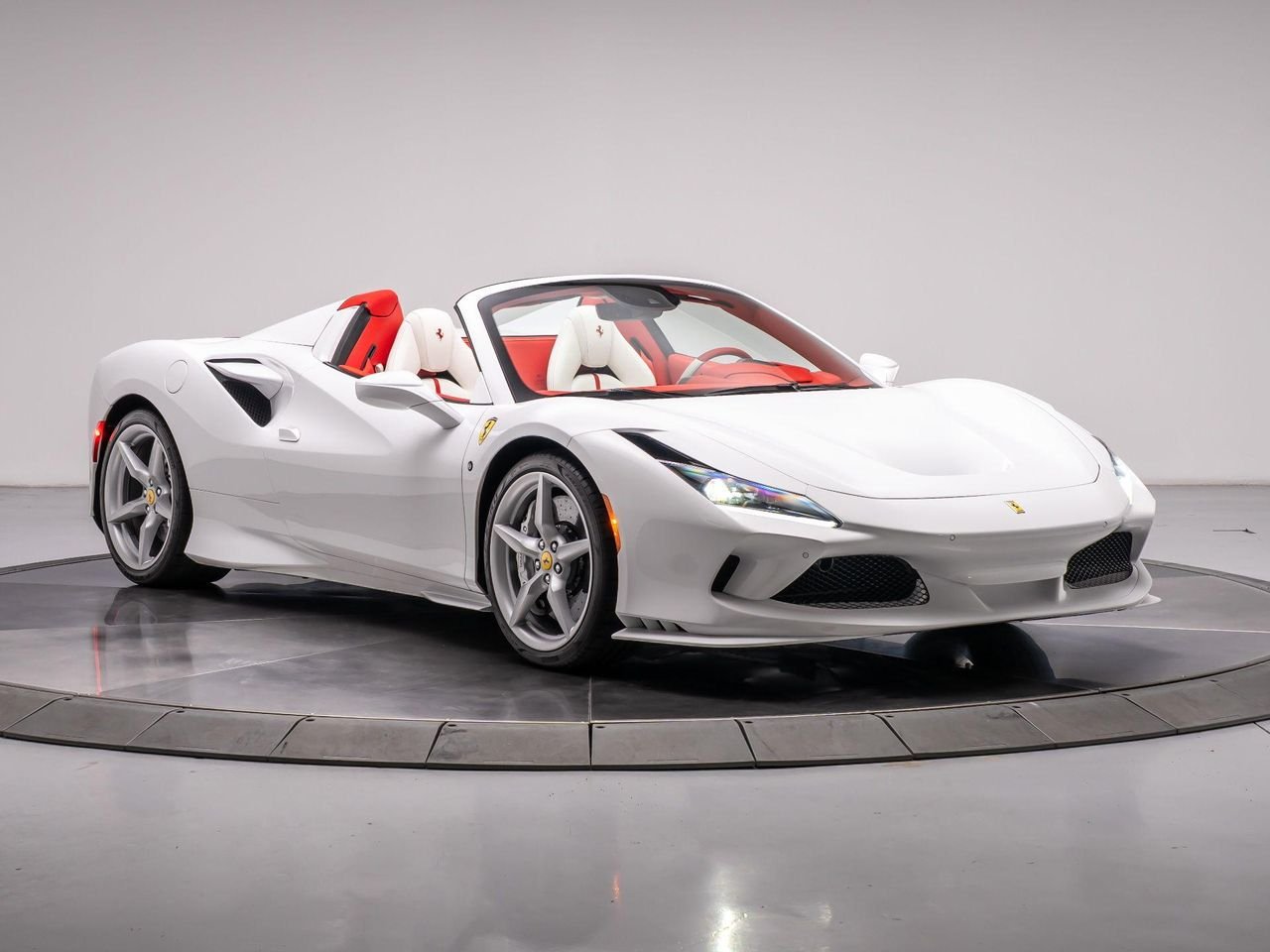 Used 2022 Bianco Cervino - Extra Campionario Ferrari Spider image 7