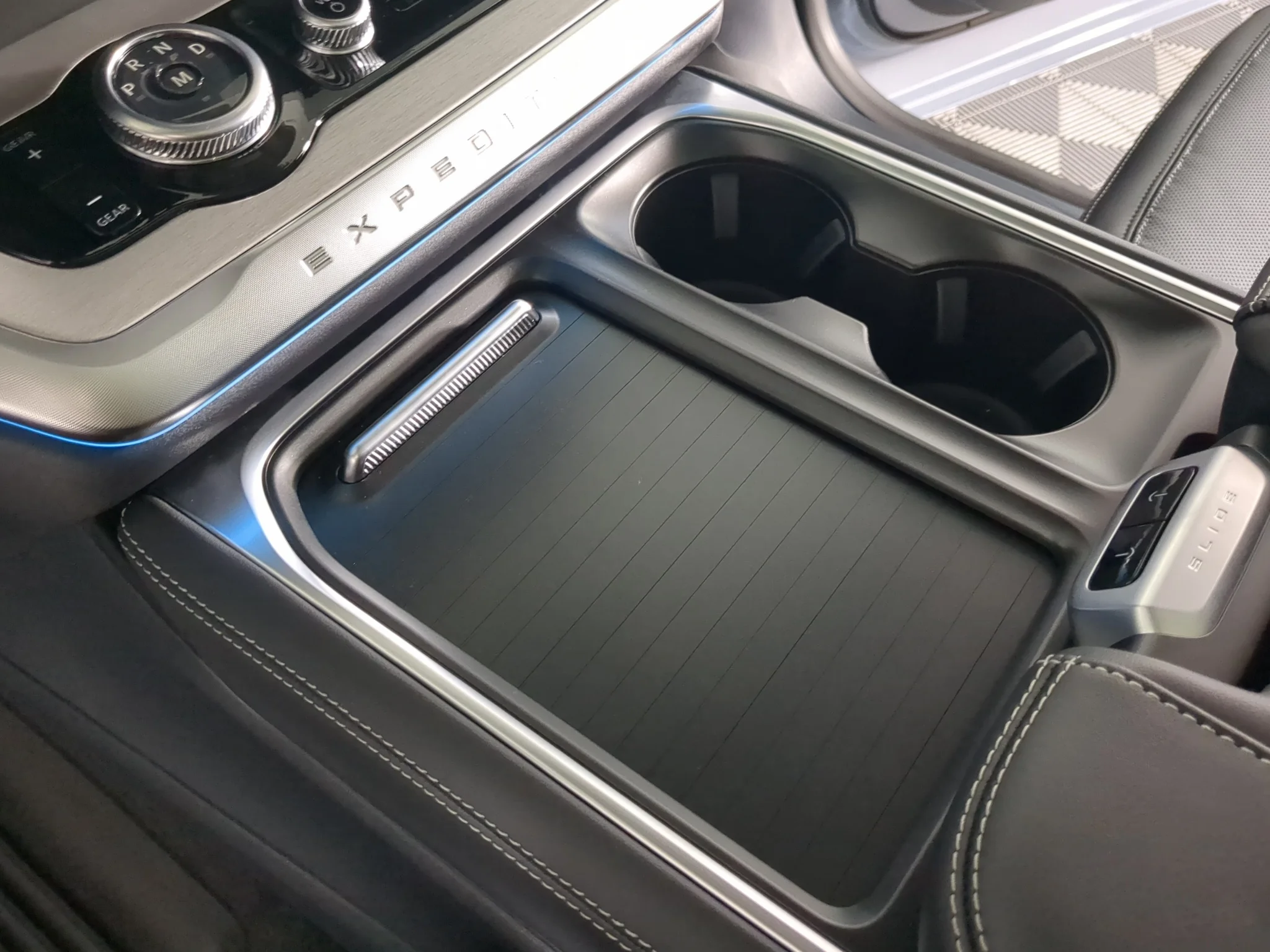 New 2027 Glacier Gray Metallic Tri-Coat Ford MAX Platinum image 28