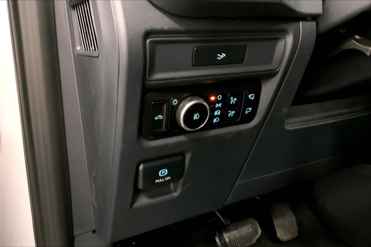 New 2026 Oxford White Ford XLT image 18
