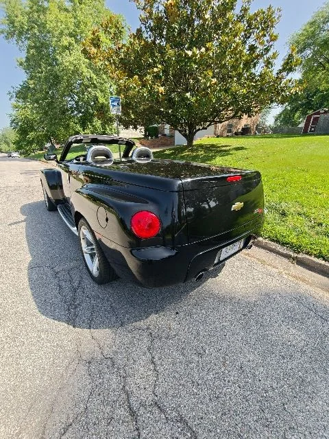 Used 2004 Black Chevrolet Base image 14