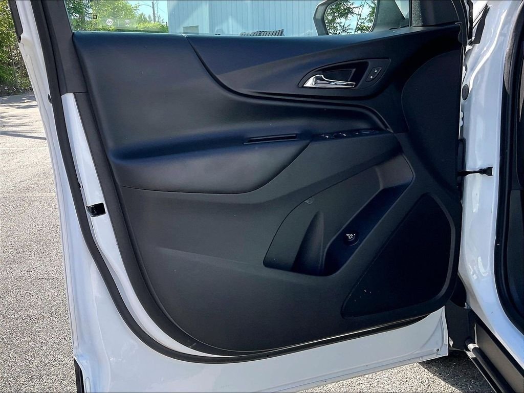 Used 2024 White Chevrolet LT image 9