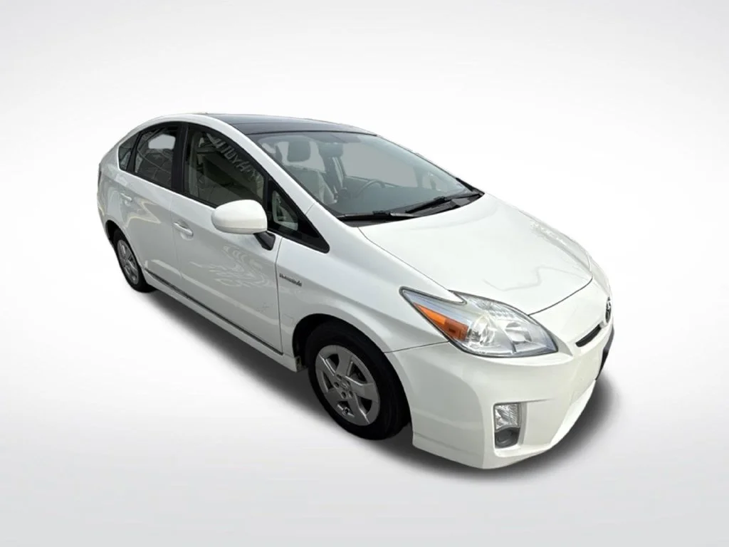 Used 2010  Toyota  image 2