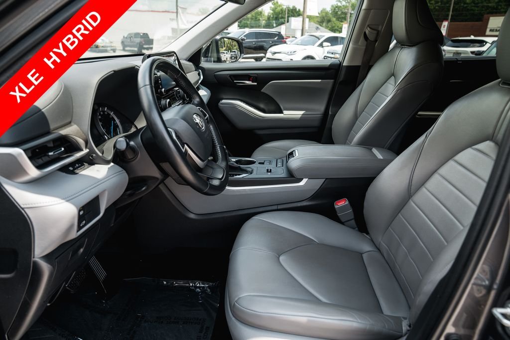 Used 2022 Magnetic Gray Metallic Toyota XLE image 22