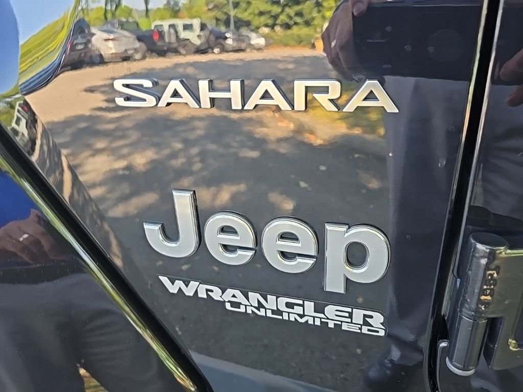 Used 2018 Black Jeep Unlimited Sahara image 11