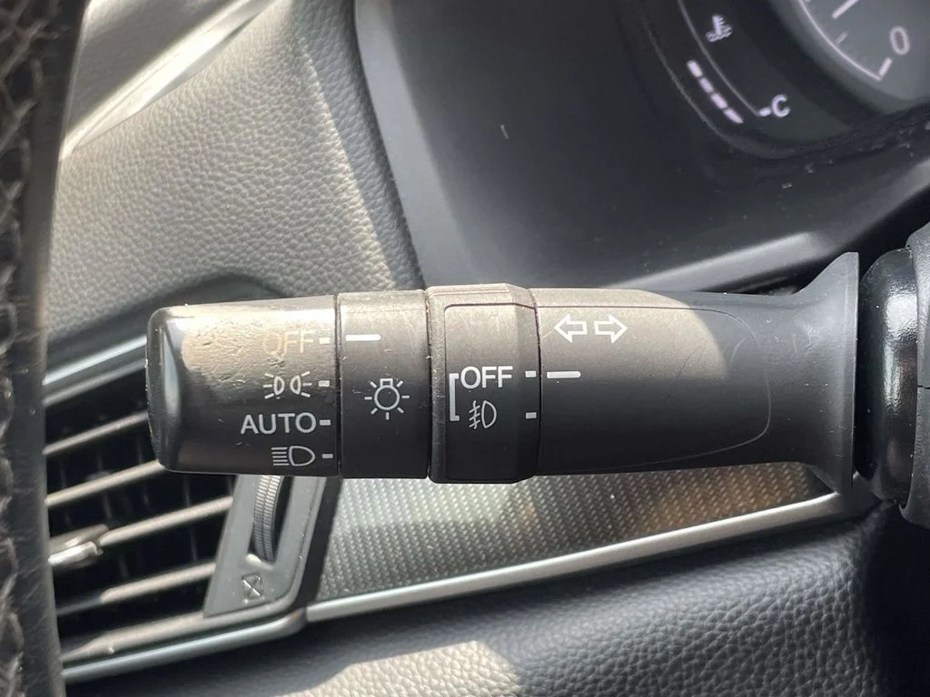Used 2018  Honda Sport image 33