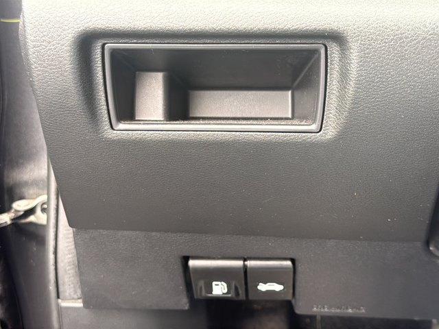 Used 2020 Gray Nissan 1.6 SR image 25