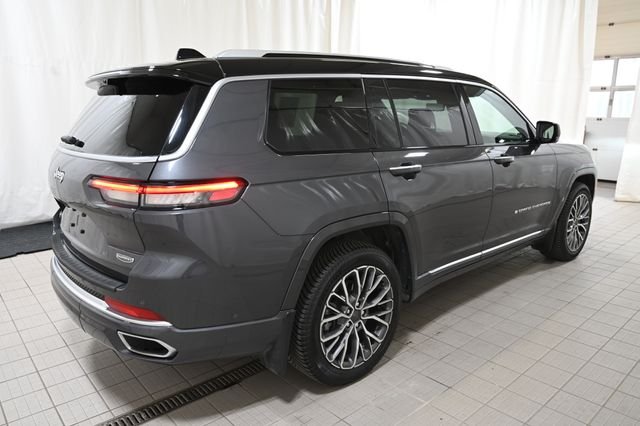 Used 2024 Gray Jeep Summit image 13