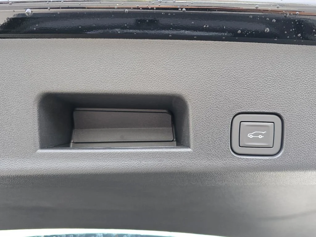 New 2026 Ebony Twilight Metallic GMC Elevation image 30