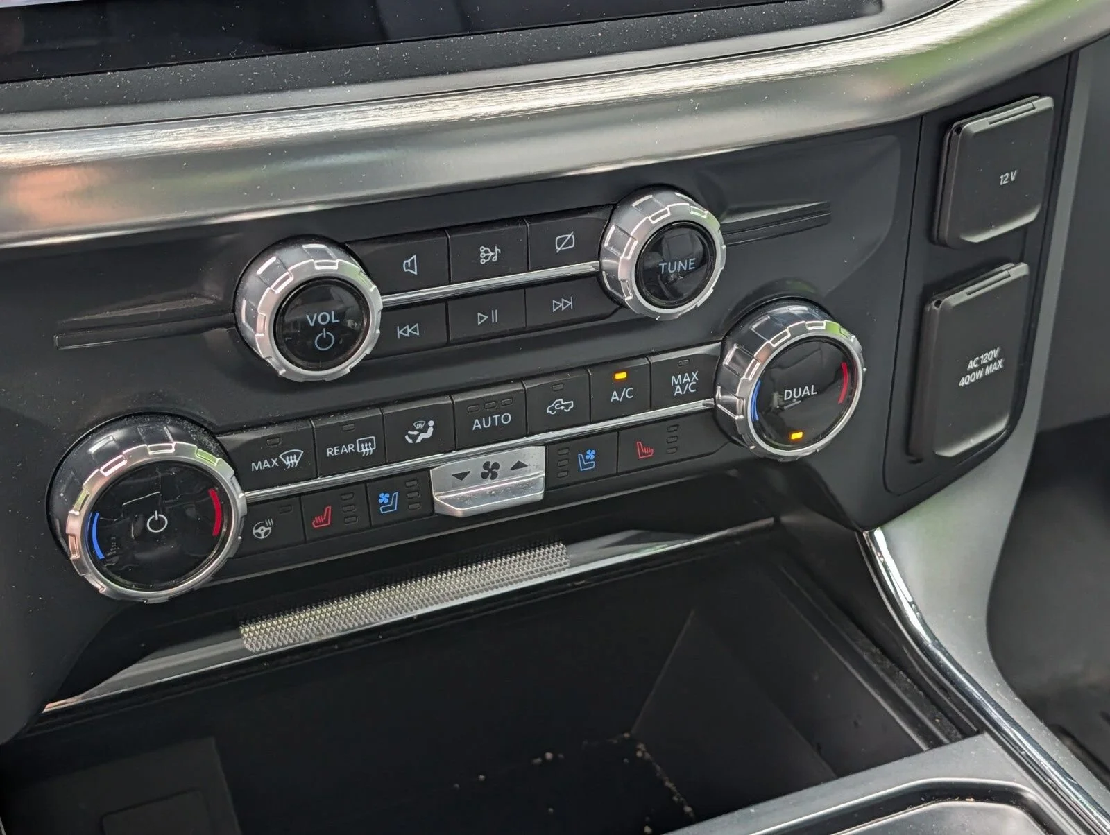 Used 2023 Red Ford LARIAT image 10