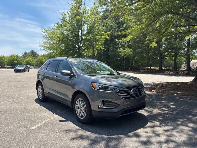 Used 2022 Gray Ford SEL image 8