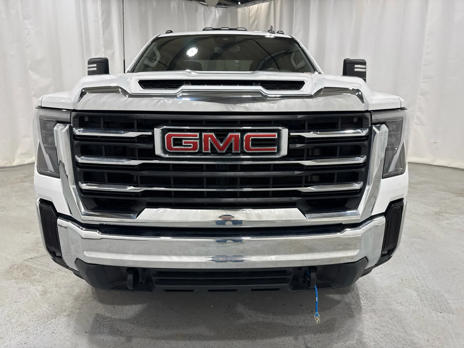 Certified Used 2024 Summit White GMC SLE image 8