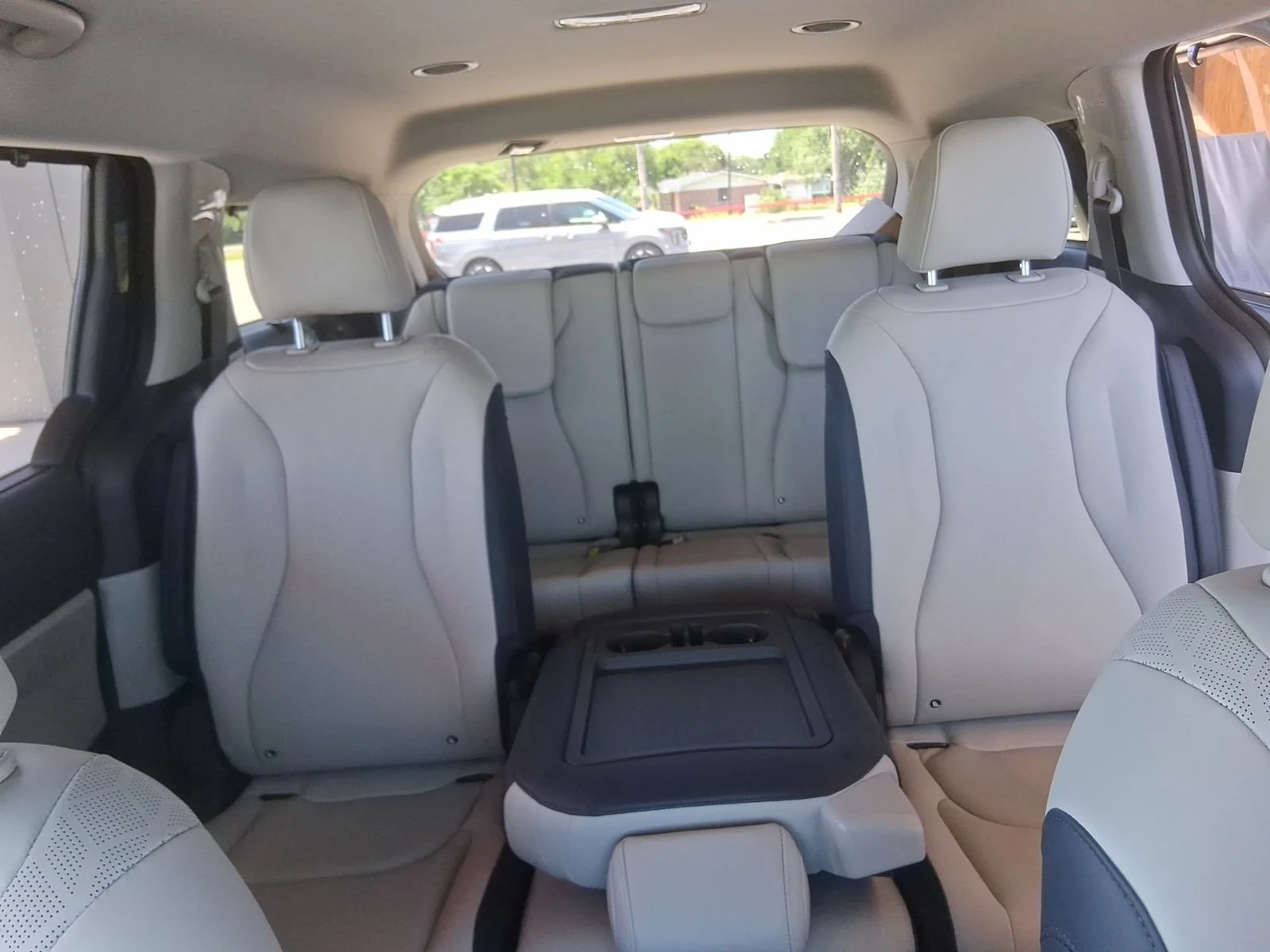 New 2026 White Kia EX image 23