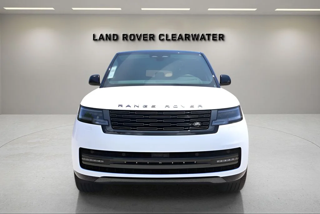 New 2026 Ostuni Pearl White Land Rover SE image 8