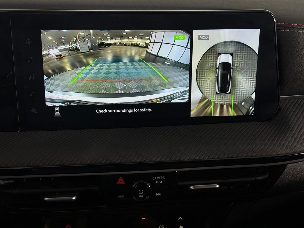 Used 2025 White Nissan SR image 17