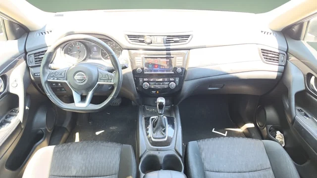 Used 2018 Glacier White Nissan SV image 7