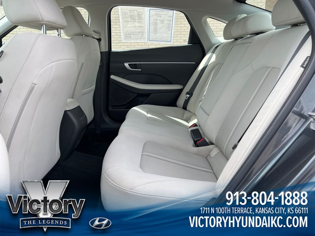 Used 2025 Gray Hyundai SEL image 25