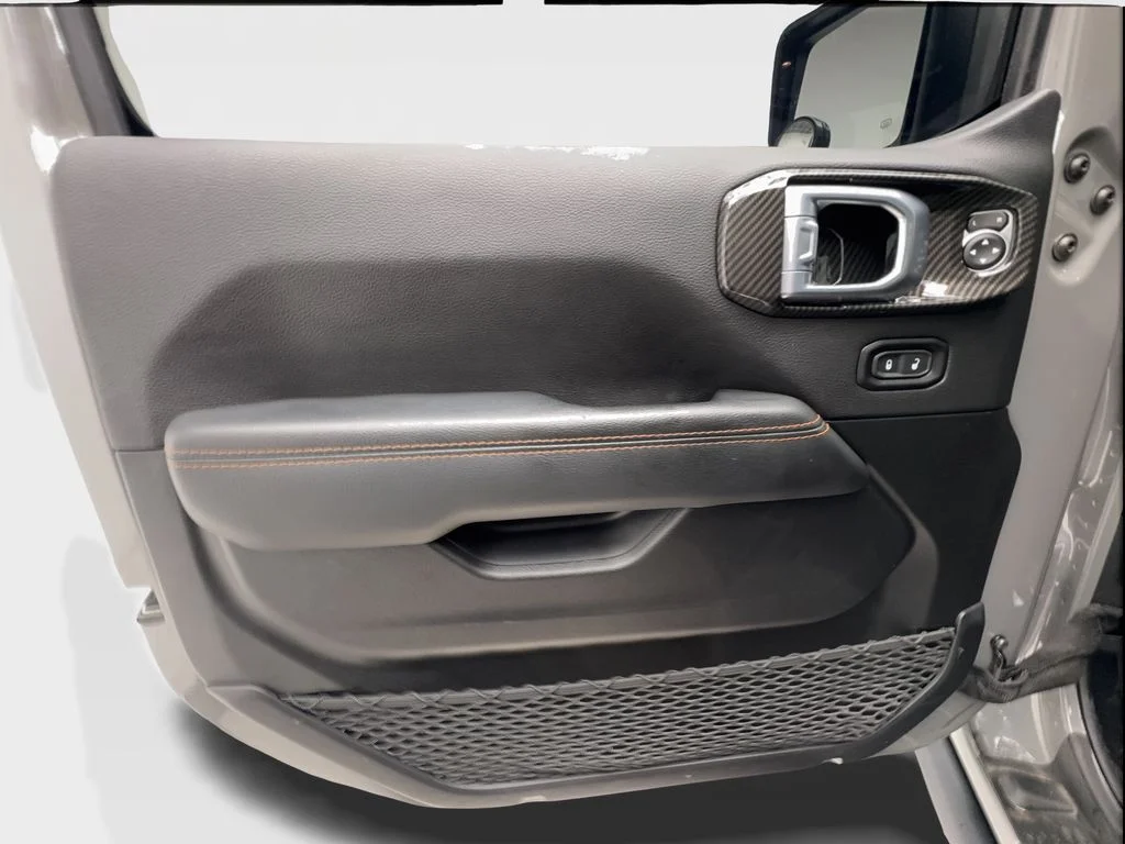 Used 2021 Gray Jeep Mojave image 23